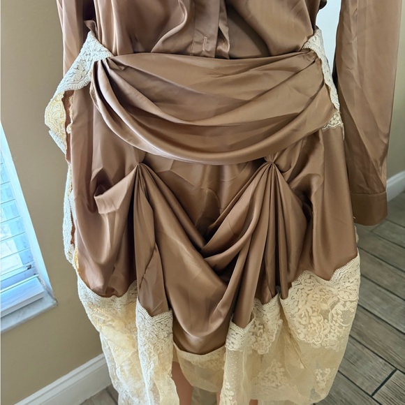 Chic Long Sleeve Dress with Lace Accents - Picture 4 of 5